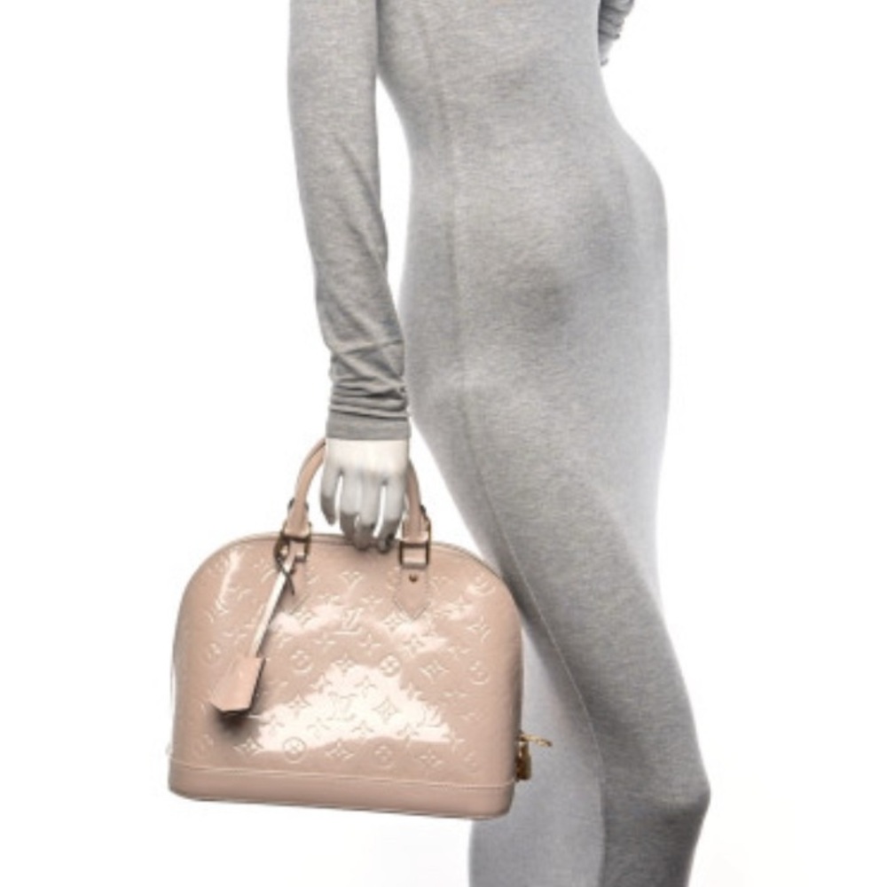 ❌SOLD❌ Louis Vuitton Alma PM Vernis Rose Angelique EUC - Picture 2 of 9